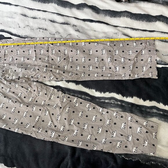 Old Navy Polar Bear Pyjama Pants - Picture 4 of 7